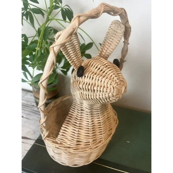 Vintage 1980’s Bunny Rabbit Shaped Wicker Basket Easter Handle Spring Home Decor - Picture 3 of 8